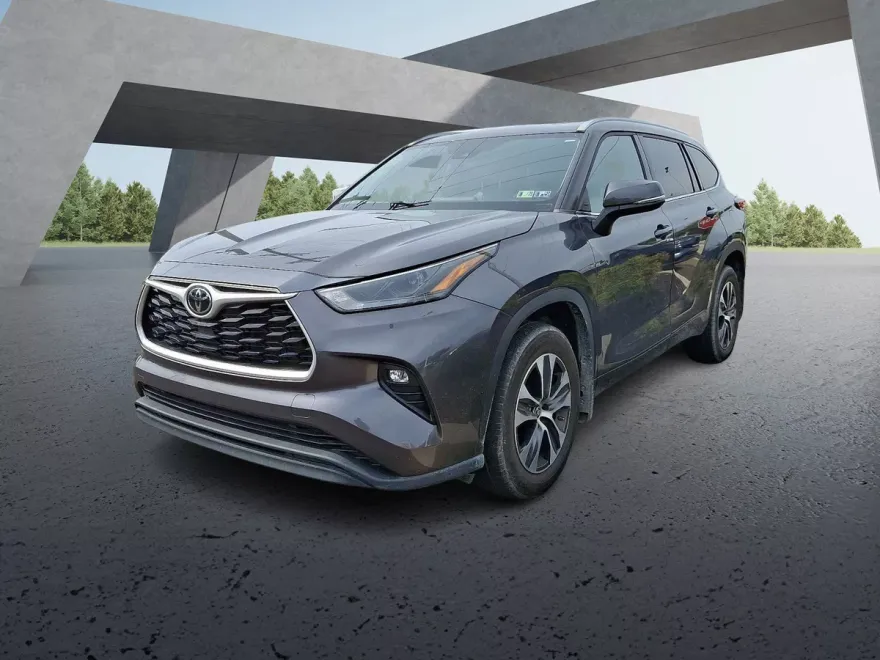 2022 Toyota Highlander XLE Sport photo 1