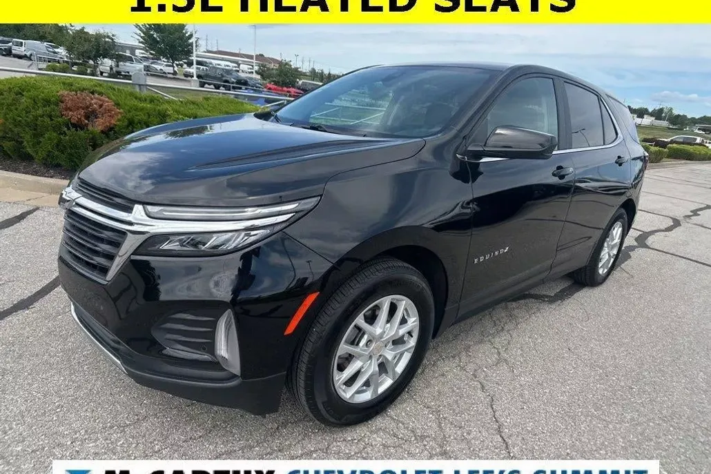 2023 Chevrolet Equinox LT photo 1
