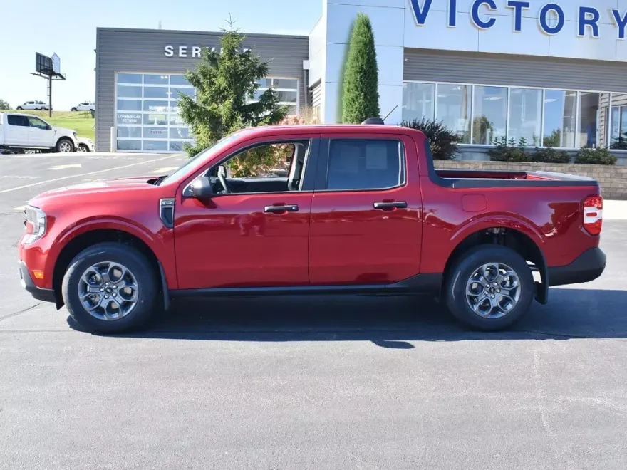 2025 Ford Maverick XLT photo 1