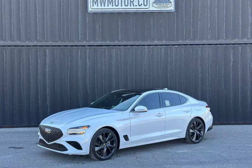 2023 Genesis G70 Sport Prestige 2.0T photo 1