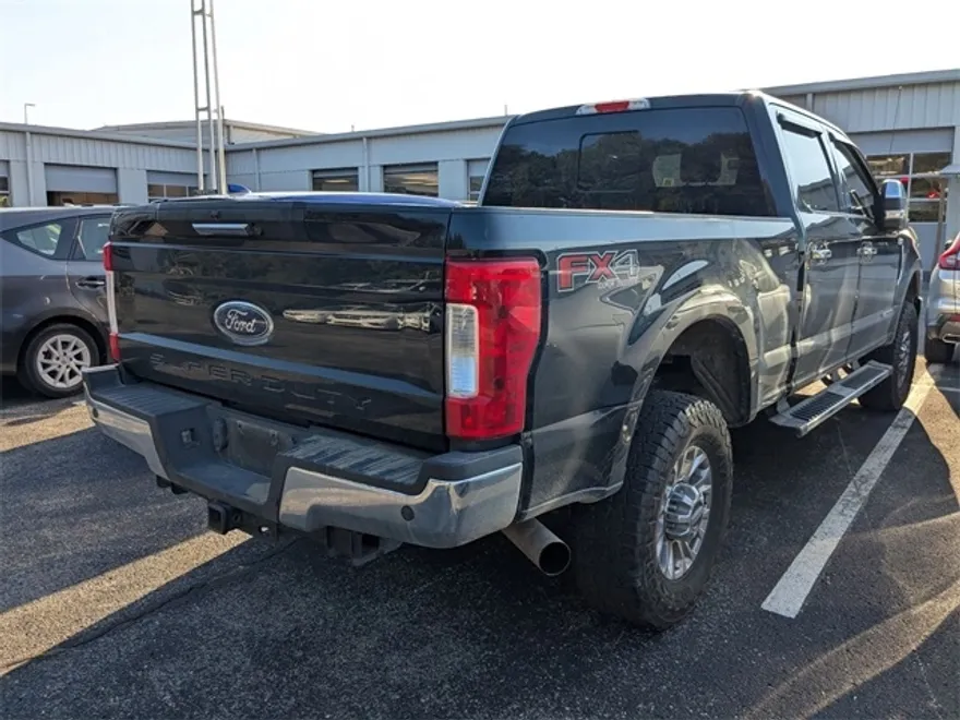 2019 Ford F-350 photo 1