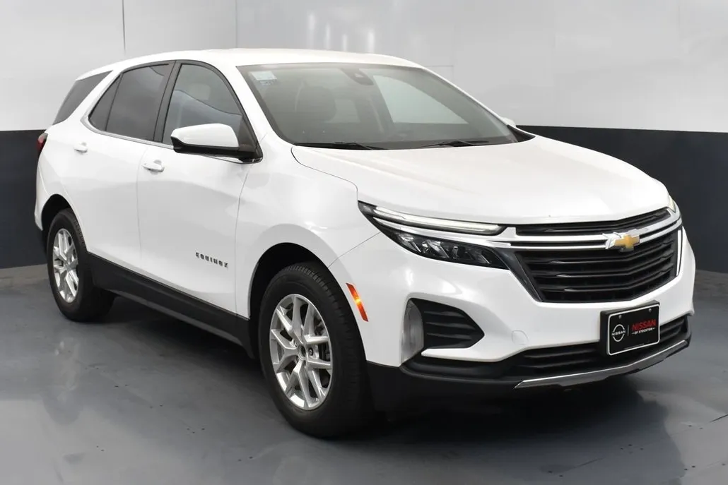 2022 Chevrolet Equinox LT photo 1