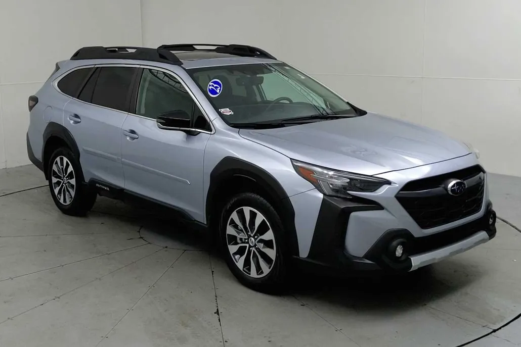 2023 Subaru Outback Limited photo 1