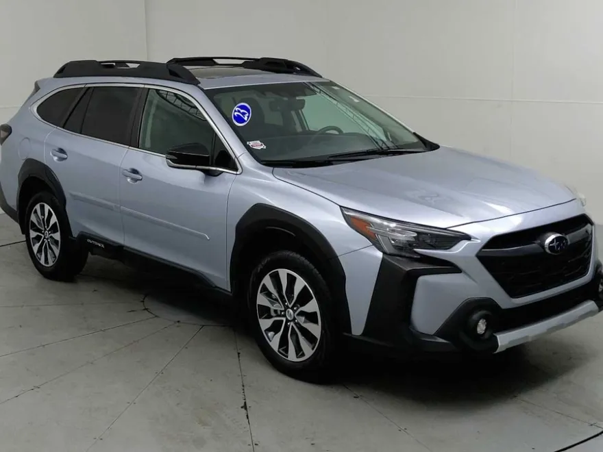 2023 Subaru Outback Limited photo 1