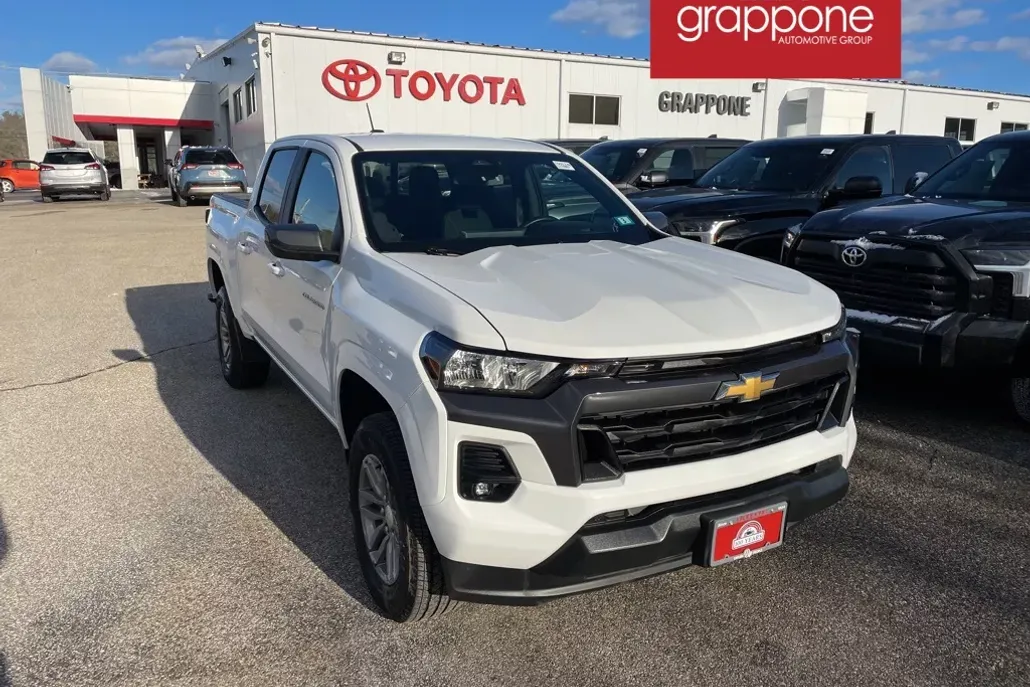 2023 Chevrolet Colorado LT photo 1