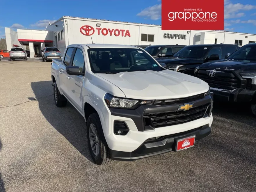 2023 Chevrolet Colorado LT photo 1