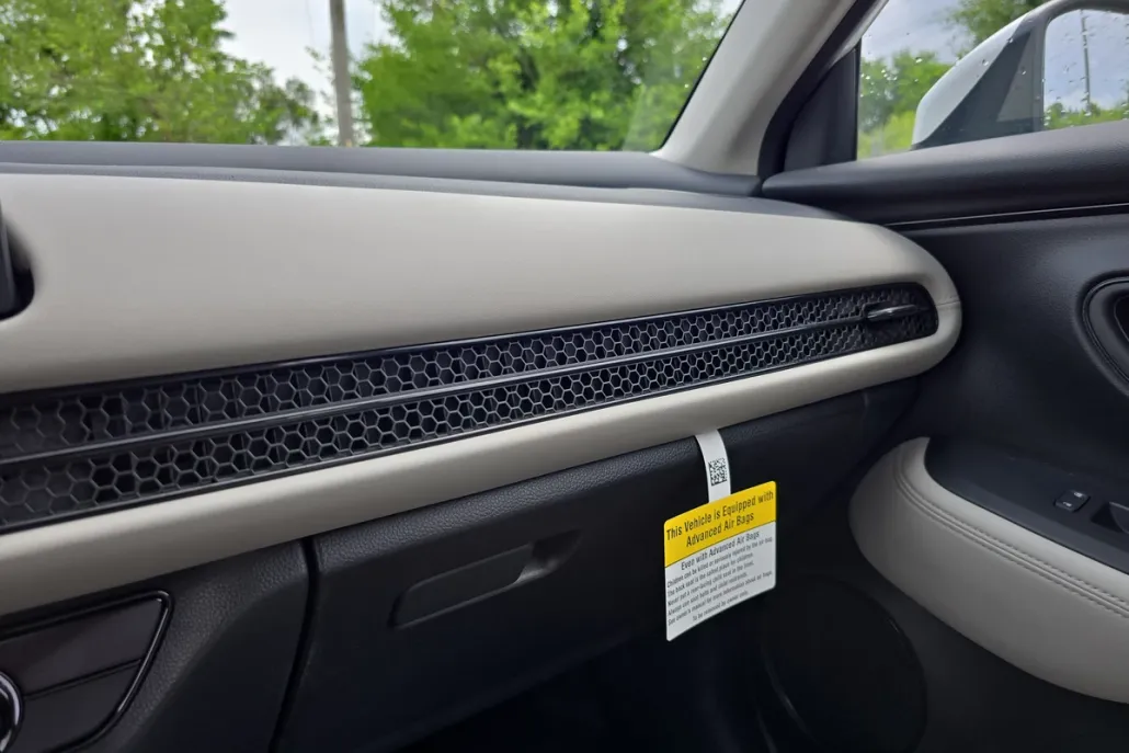 2025 Honda HR-V LX photo 1