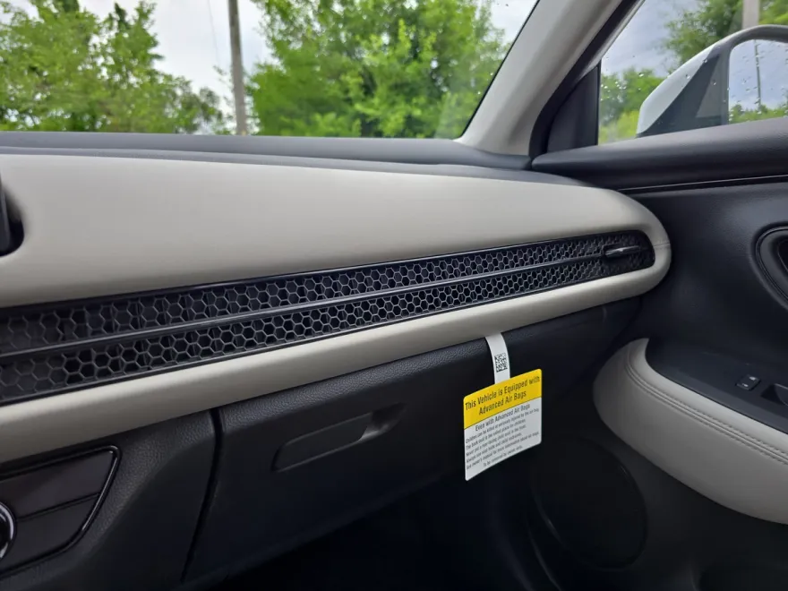 2025 Honda HR-V LX photo 1