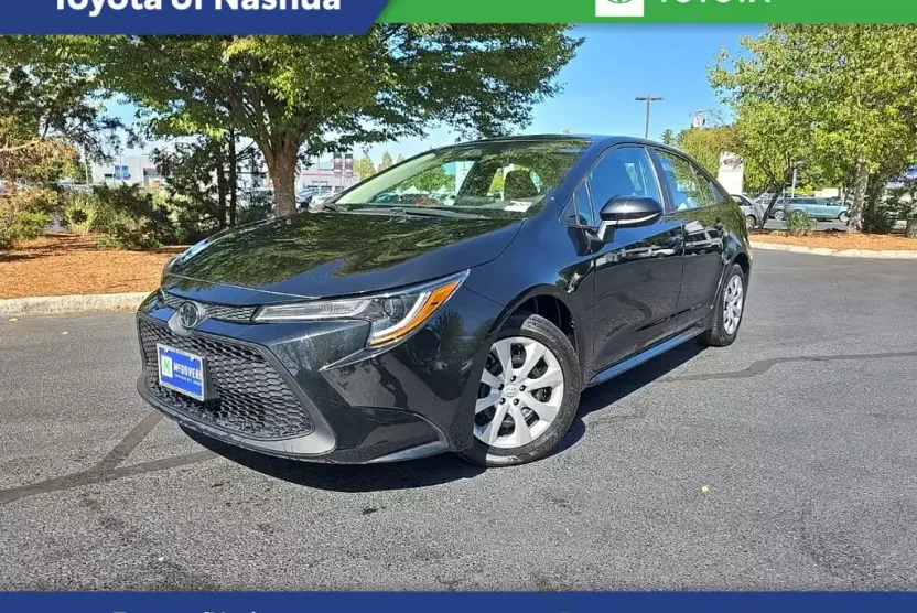 2022 Toyota Corolla LE photo 1