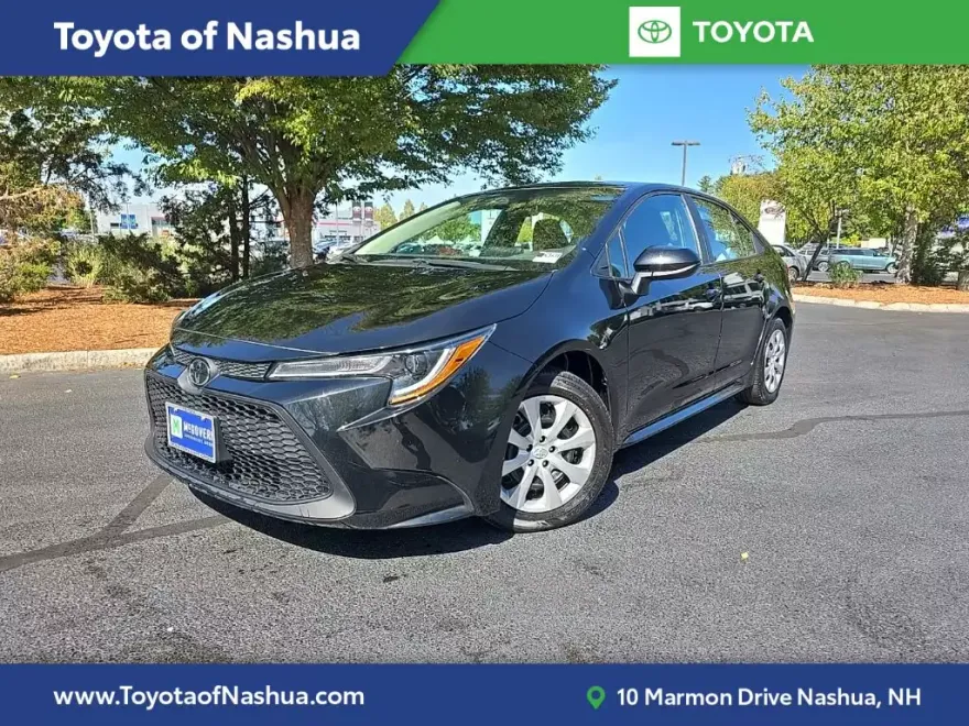 2022 Toyota Corolla LE photo 1