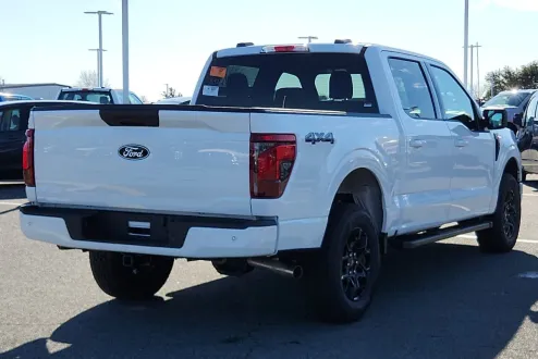 2025 Ford F-150 XLT photo 3