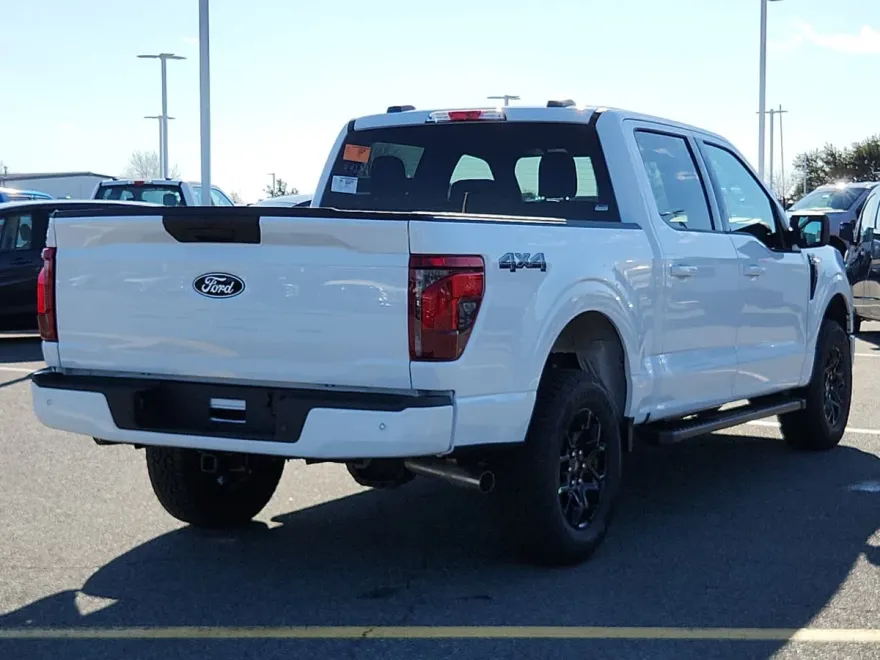 2025 Ford F-150 XLT photo 3
