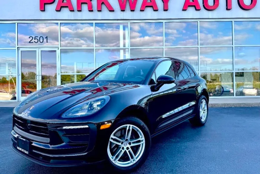 2024 Porsche Macan T photo 1