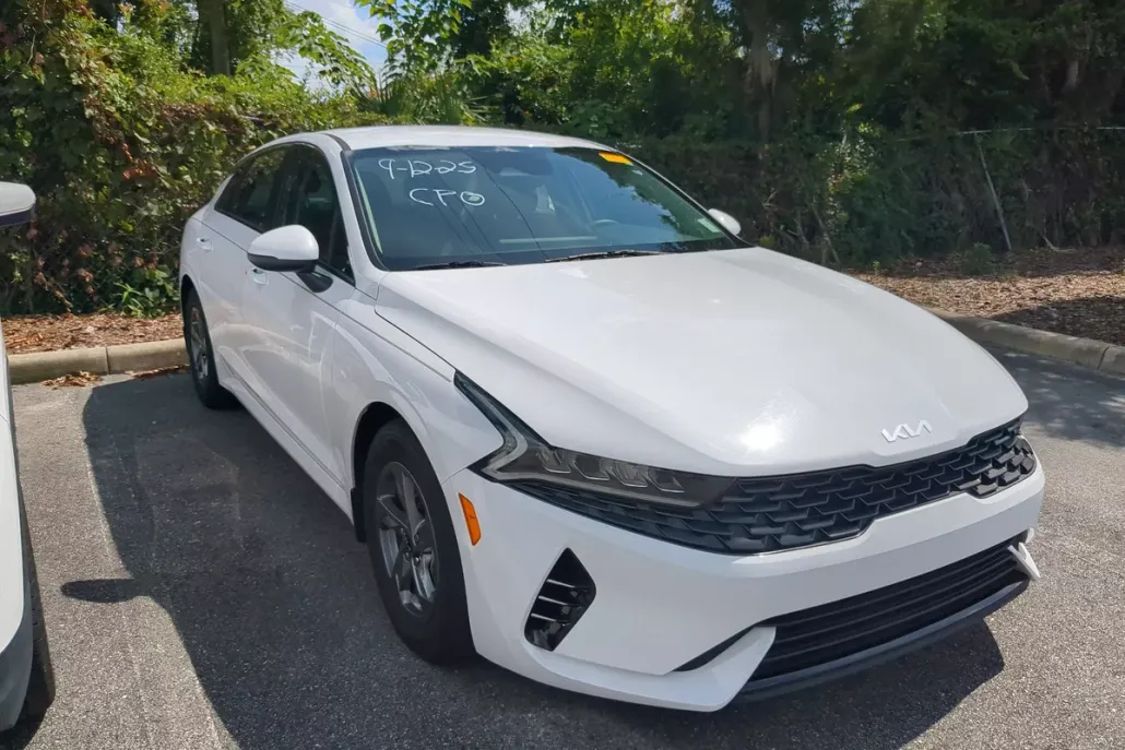 2023 Kia K5 LXS photo 1
