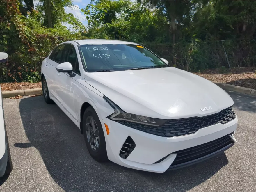 2023 Kia K5 LXS photo 1