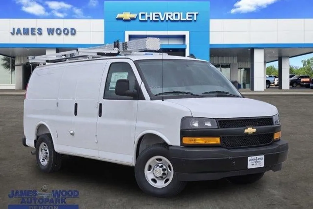2025 Chevrolet Express Cargo 2500 Base photo 1