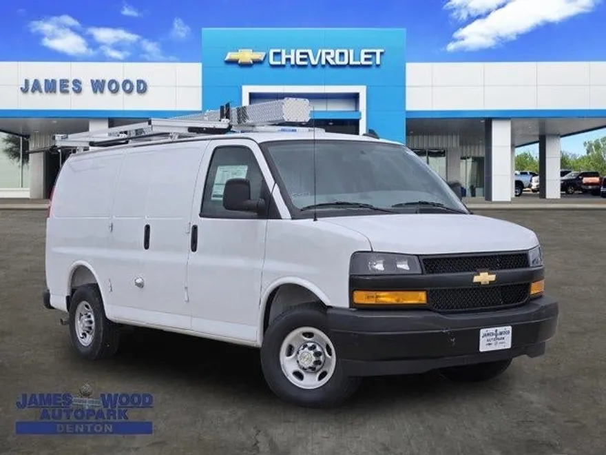 2025 Chevrolet Express Cargo 2500 Base photo 1
