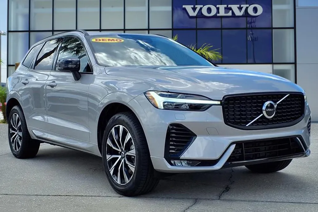2025 Volvo XC60 B5 Core photo 1