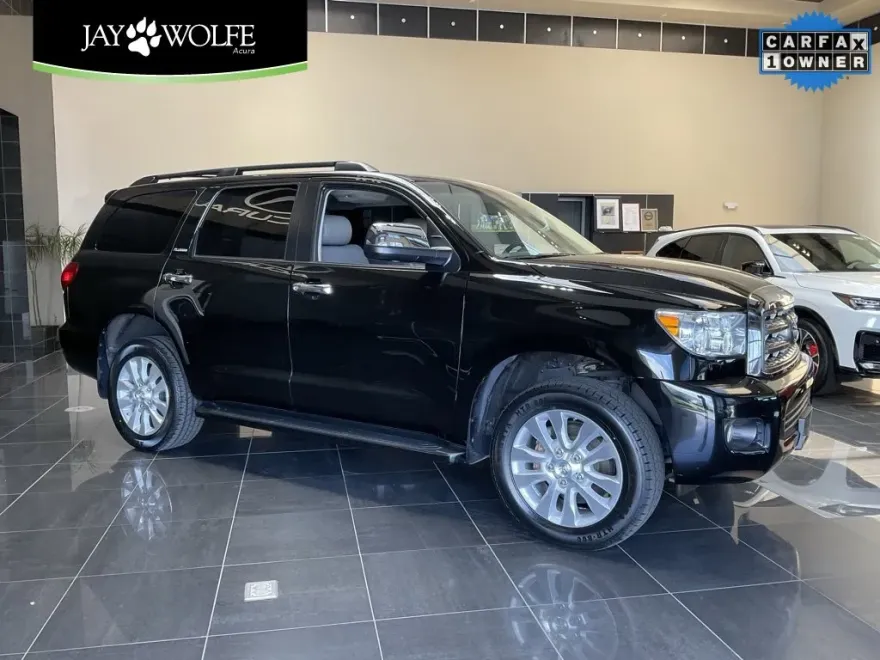 2017 Toyota Sequoia Platinum photo 1