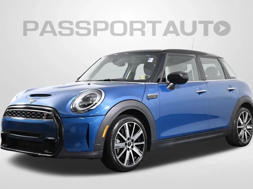 2022 Mini Cooper 4 Door Hardtop Signature photo 1
