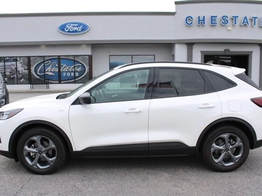 2025 Ford Escape ST-Line photo 1