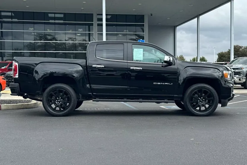 2022 Gmc Canyon Denali photo 1