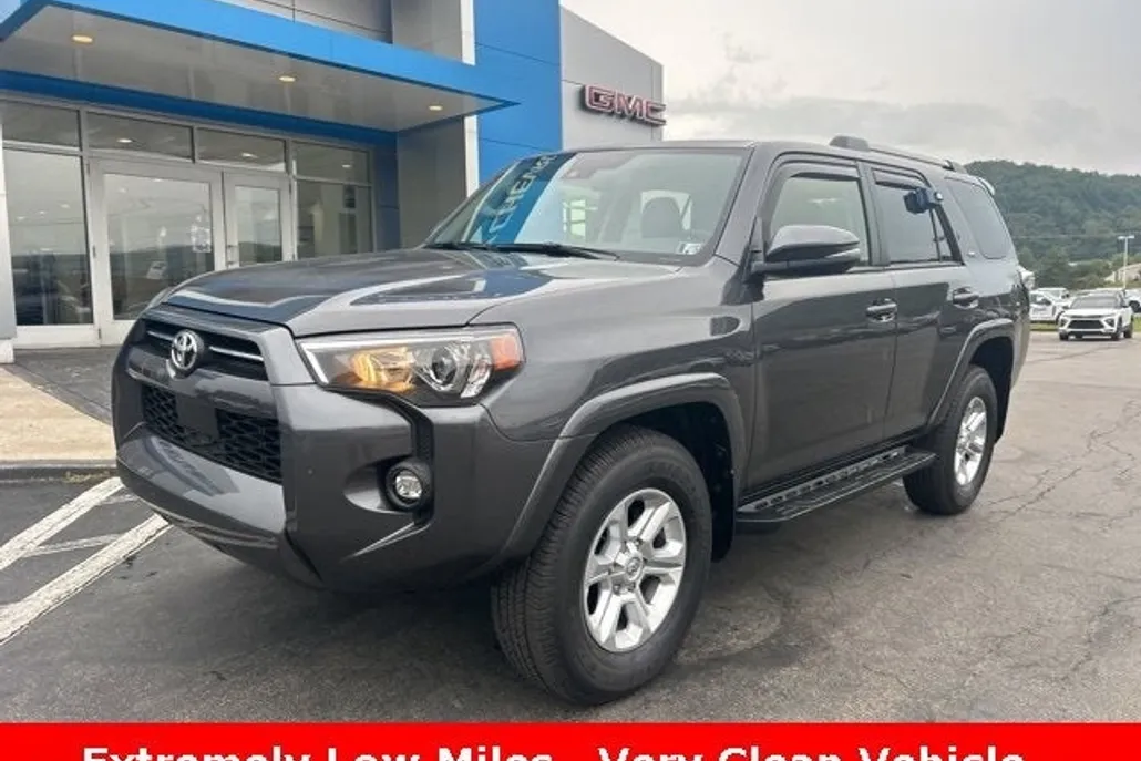 2022 Toyota 4Runner SR5 Premium photo 1