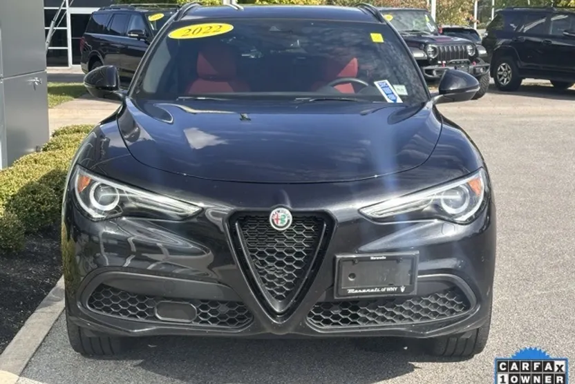 2022 Alfa Romeo Stelvio Ti Sport photo 1