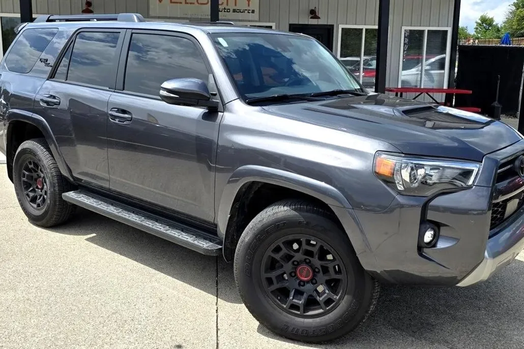 2022 Toyota 4Runner TRD Off-Road Premium photo 1