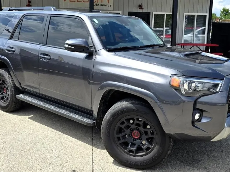 2022 Toyota 4Runner TRD Off-Road Premium photo 1