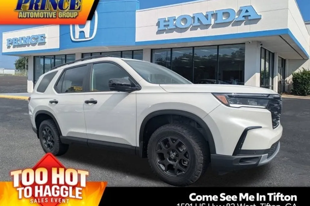 2025 Honda Pilot TrailSport photo 1