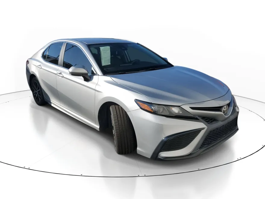 2021 Toyota Camry SE photo 1