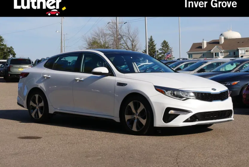 2019 Kia Optima S photo 1