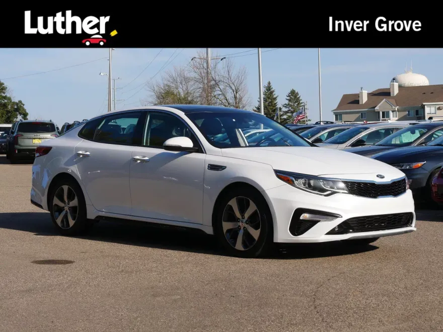 2019 Kia Optima S photo 1
