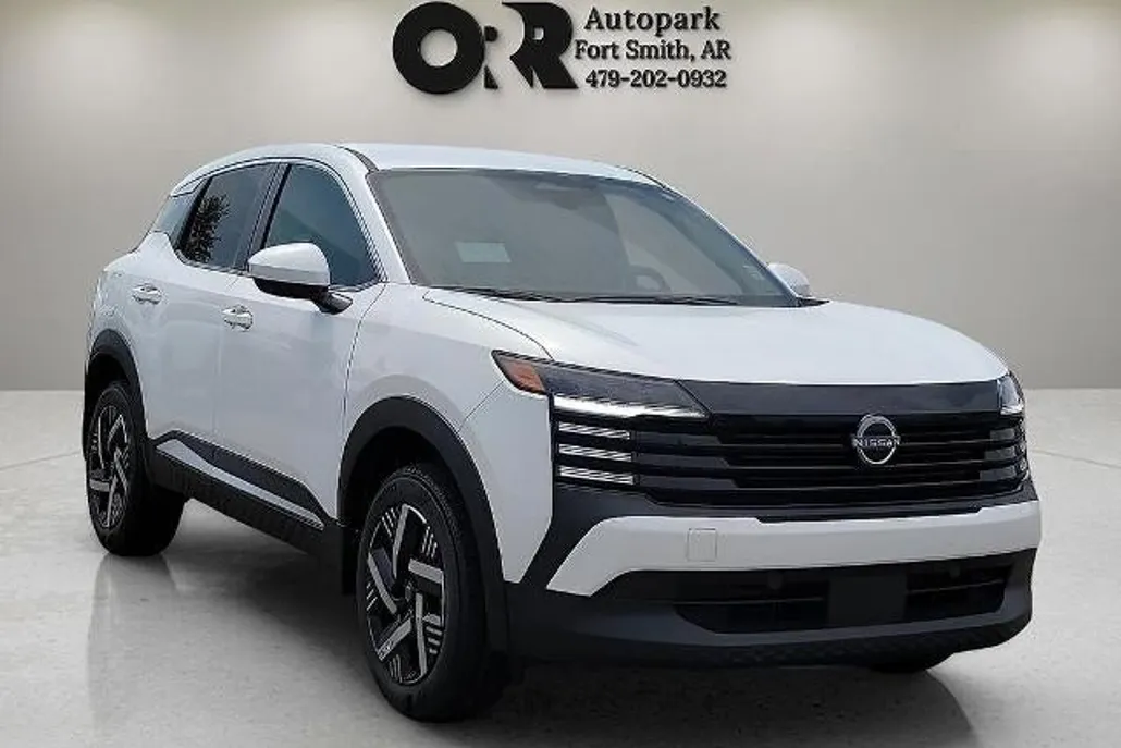 2025 Nissan Kicks SV photo 1