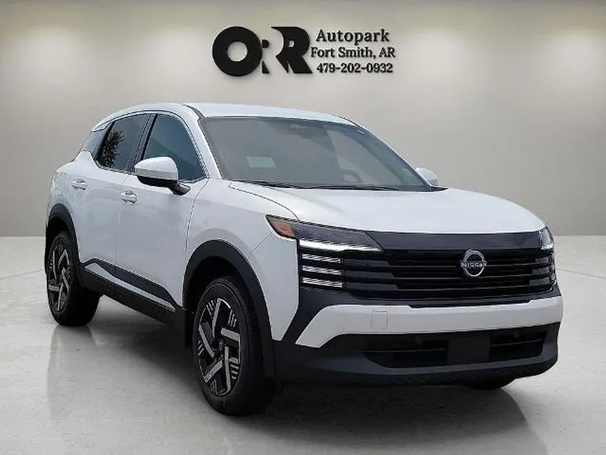 2025 Nissan Kicks SV photo 1