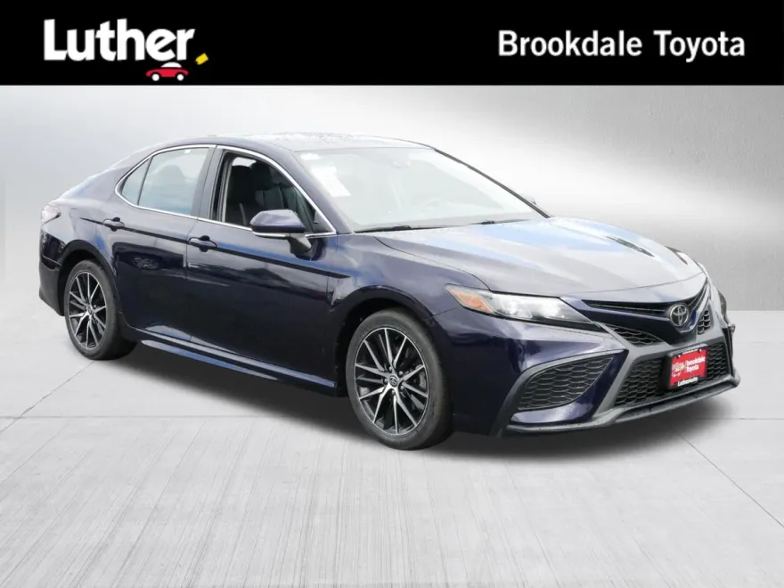 2022 Toyota Camry SE photo 1