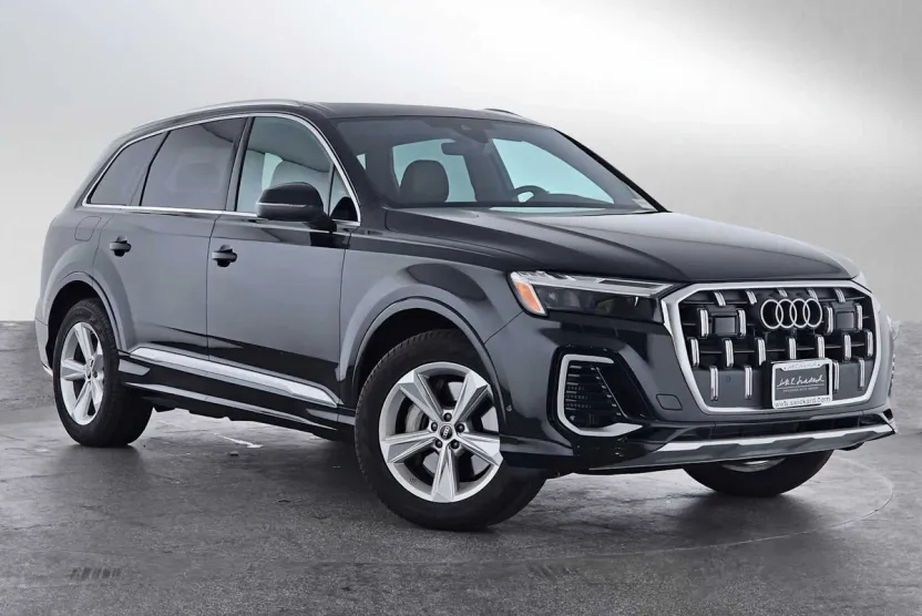 2025 Audi Q7 Premium photo 1