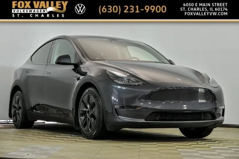 2024 Tesla Model Y Long Range photo 1