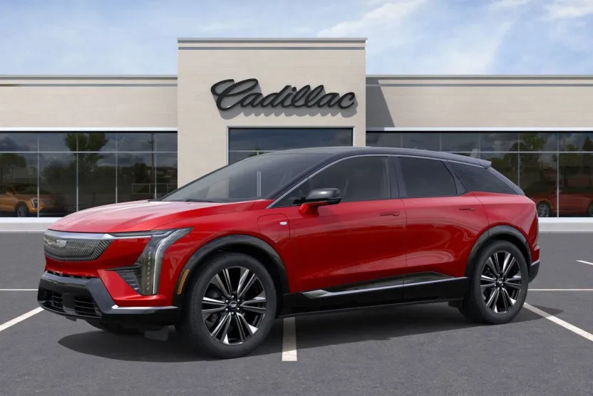 2025 Cadillac Optiq Luxury photo 1