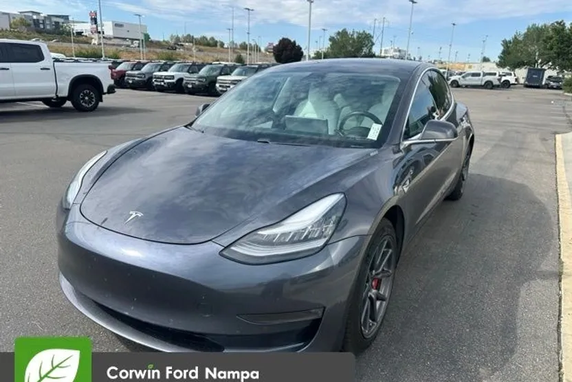2019 Tesla Model 3 Long Range photo 1