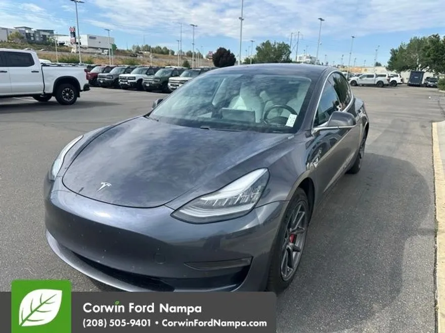 2019 Tesla Model 3 Long Range photo 1