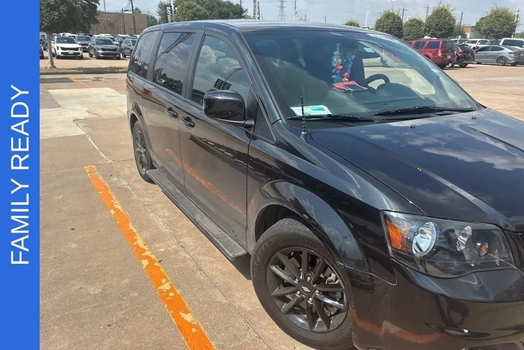 2019 Dodge Grand Caravan GT photo 1