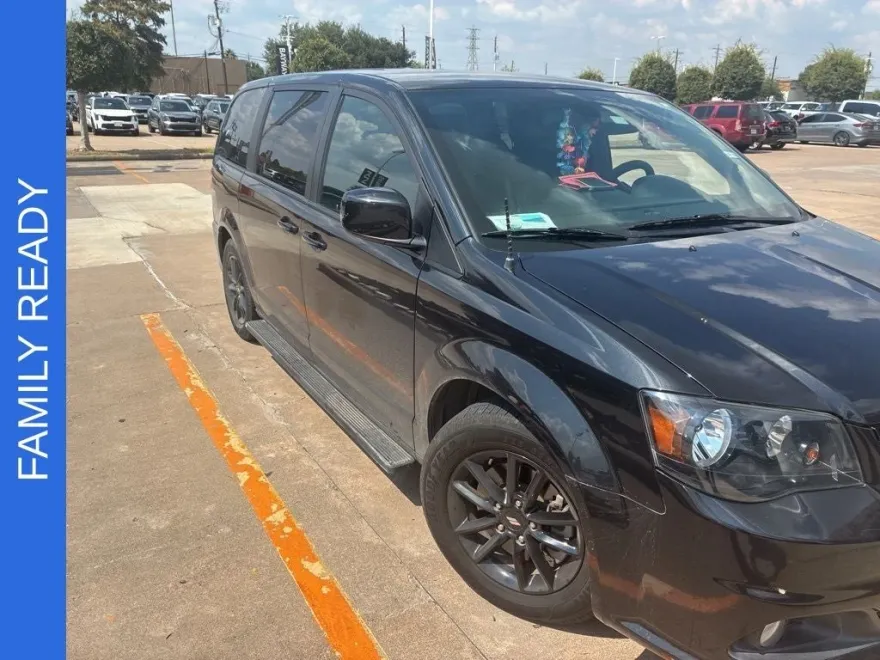 2019 Dodge Grand Caravan GT photo 1
