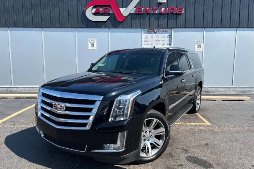2017 Cadillac Escalade ESV Luxury photo 1