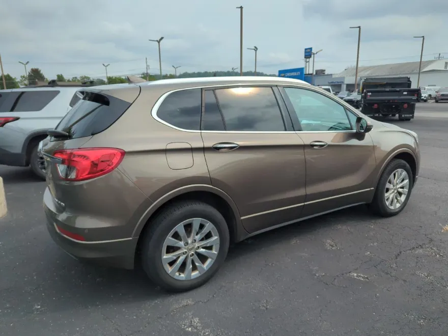 2017 Buick Envision Essence photo 1