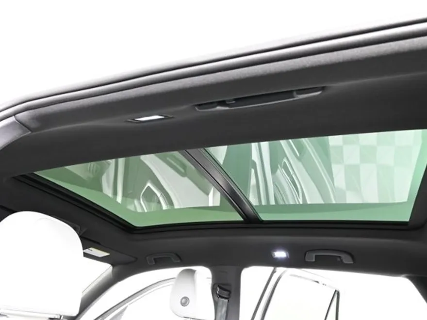 2026 Volkswagen Atlas Cross Sport SEL photo 1