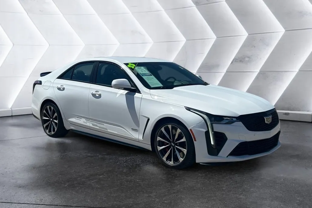 2023 Cadillac CT4 photo 1