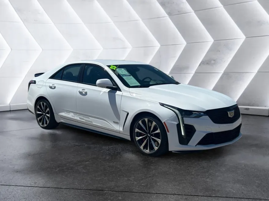 2023 Cadillac CT4 photo 1