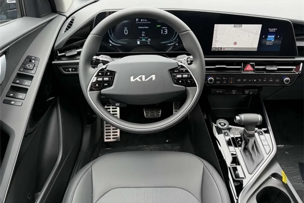 2025 Kia Niro EX Touring photo 1